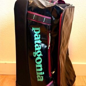 Patagonia Black Hole 40L Wheeled Duffel (navy, turquoise, purple)